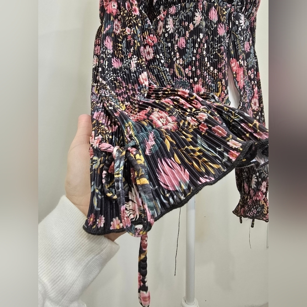 Bohemiam Floral Black and Pink Women's Top - Picture 4 of 9